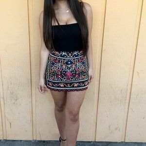 Pattern mini skirt